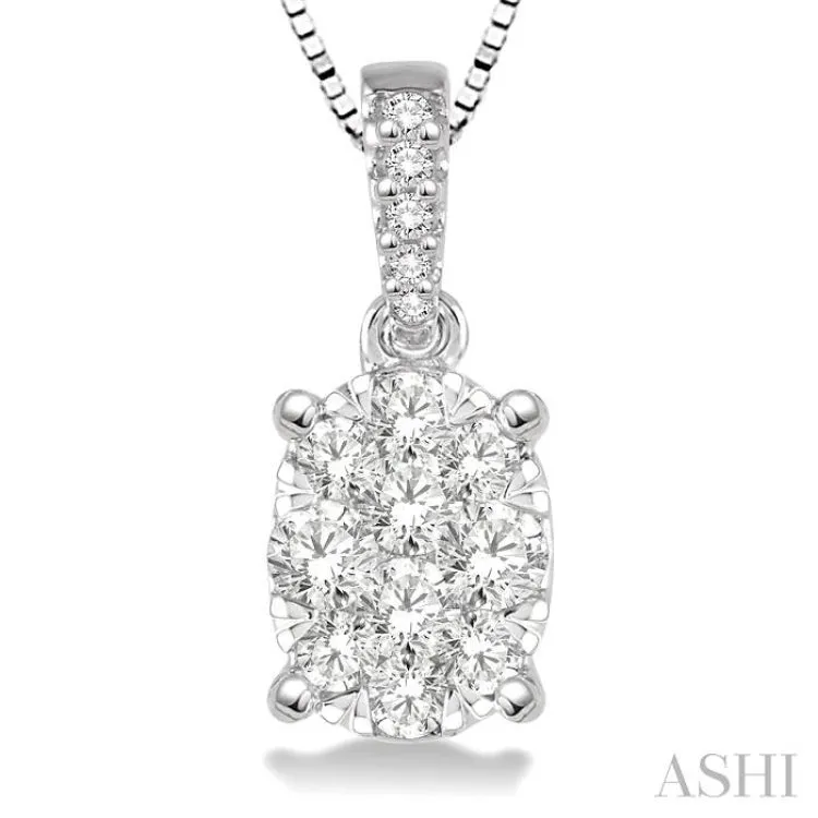 1/3 Ctw Oval Shape Diamond Lovebright Pendant in 14K White Gold with Chain