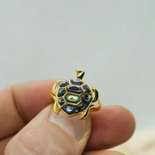 18K Gold Turtle Ring with Abalone Shell