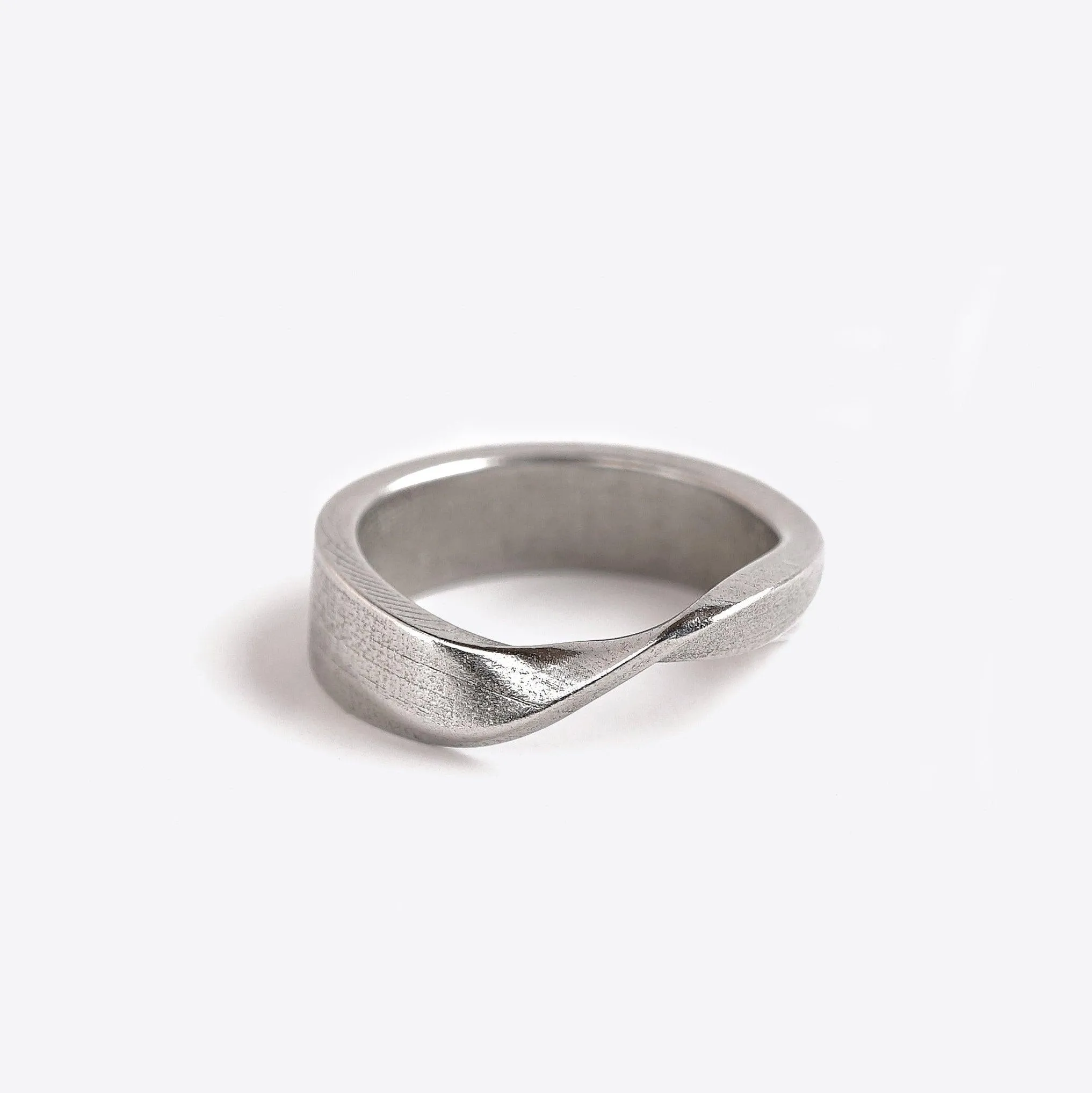 Amos Stainless Steel Ring ─ Bold