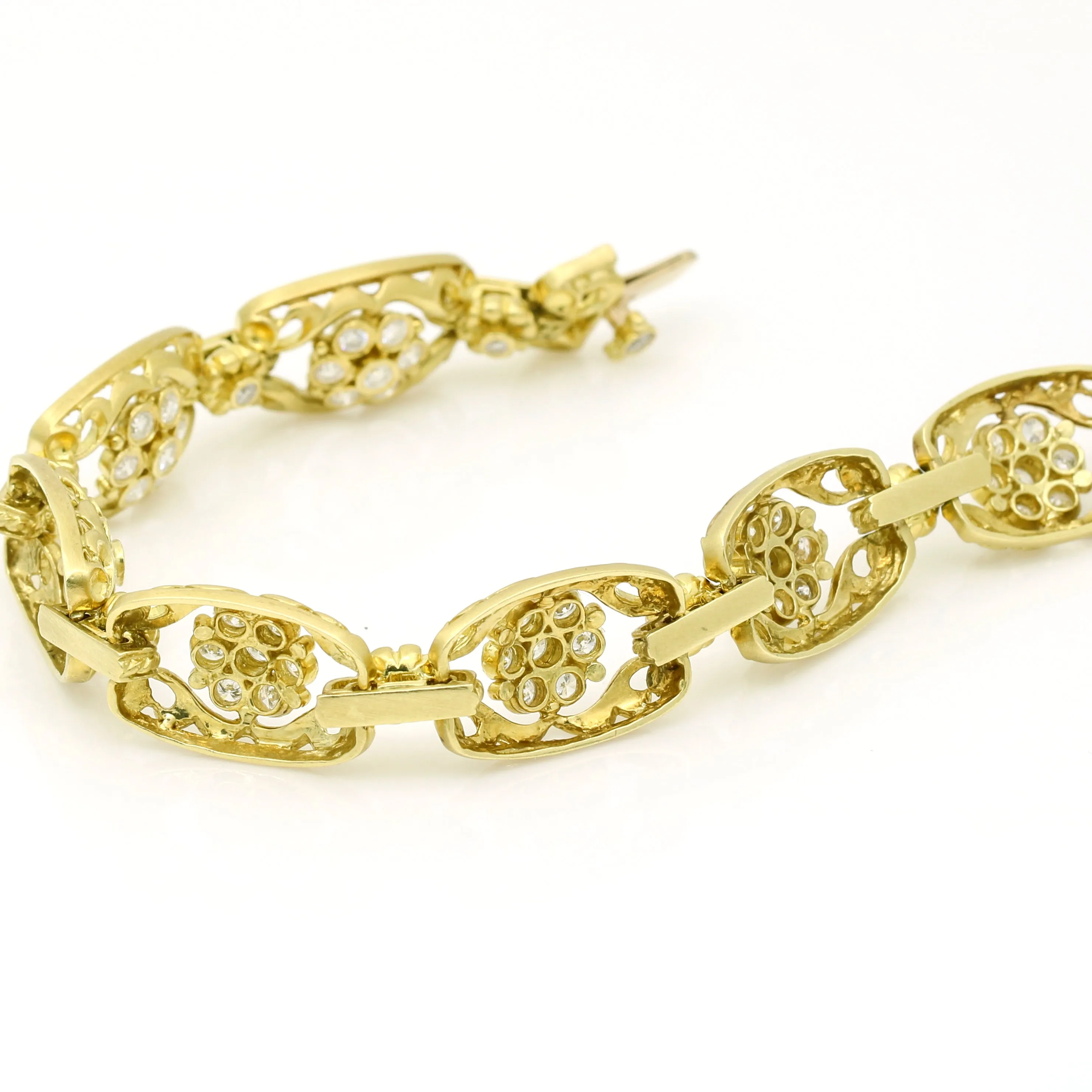 Designs Unlimited Women's Diamond Fancy Openwork Flower Link Bracelet in 18k Gold