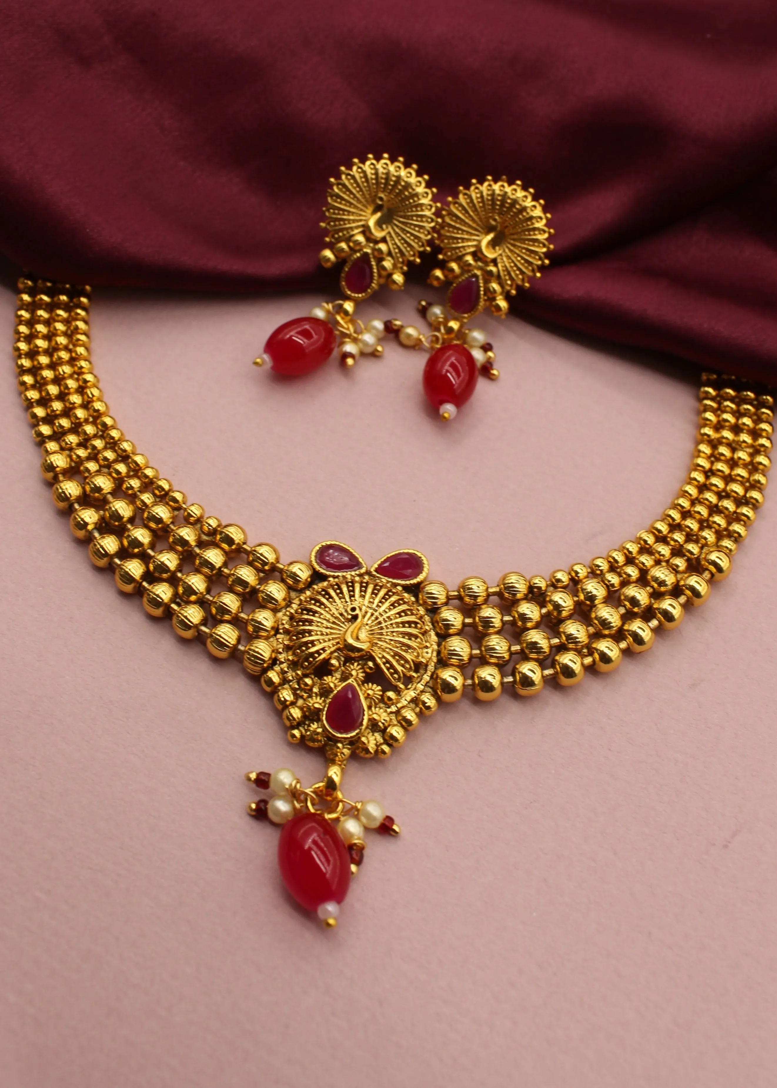 GRACEFUL DESIGNER NECKLACE