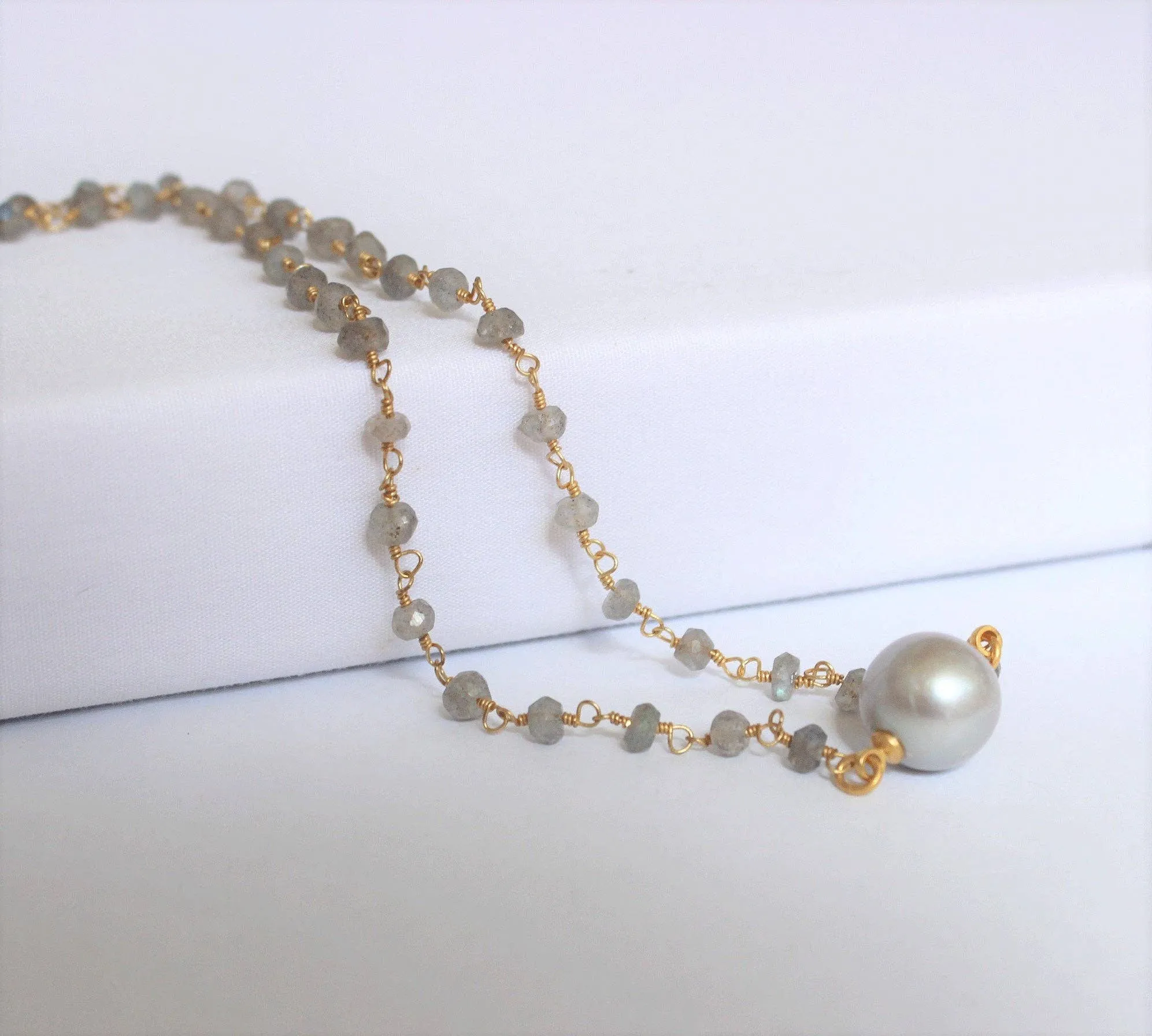 Labradorite & Freshwater Pearl Necklace: 32" / Silver / Float