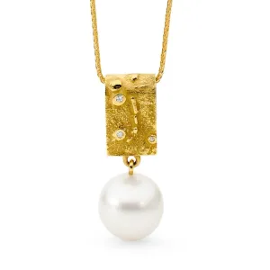 Organic Pearl Pendant