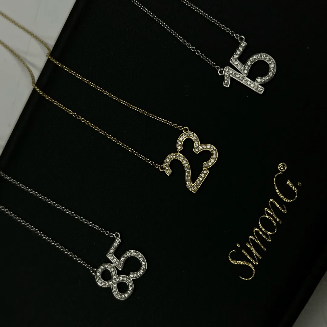 Personalized Two-number Pendant Necklace in 18k Gold with Diamonds