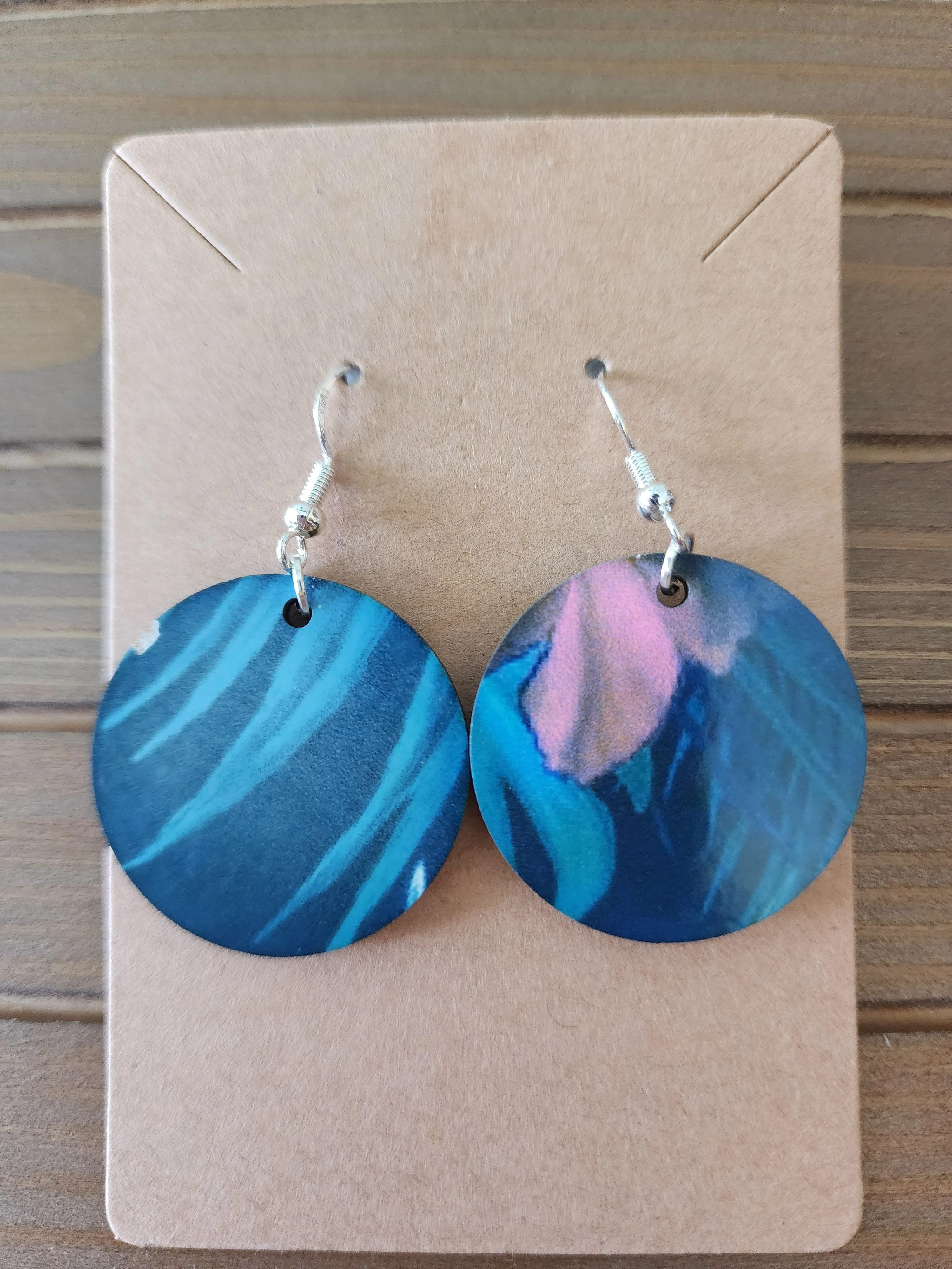 Round tropical floral earrings