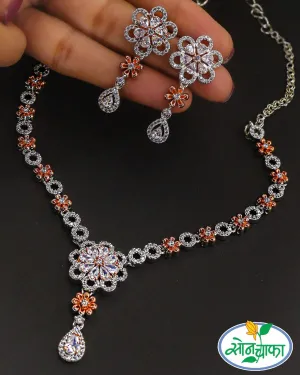 SHIMMERING LITTLE FLORAL DIAMOND NECKLACE