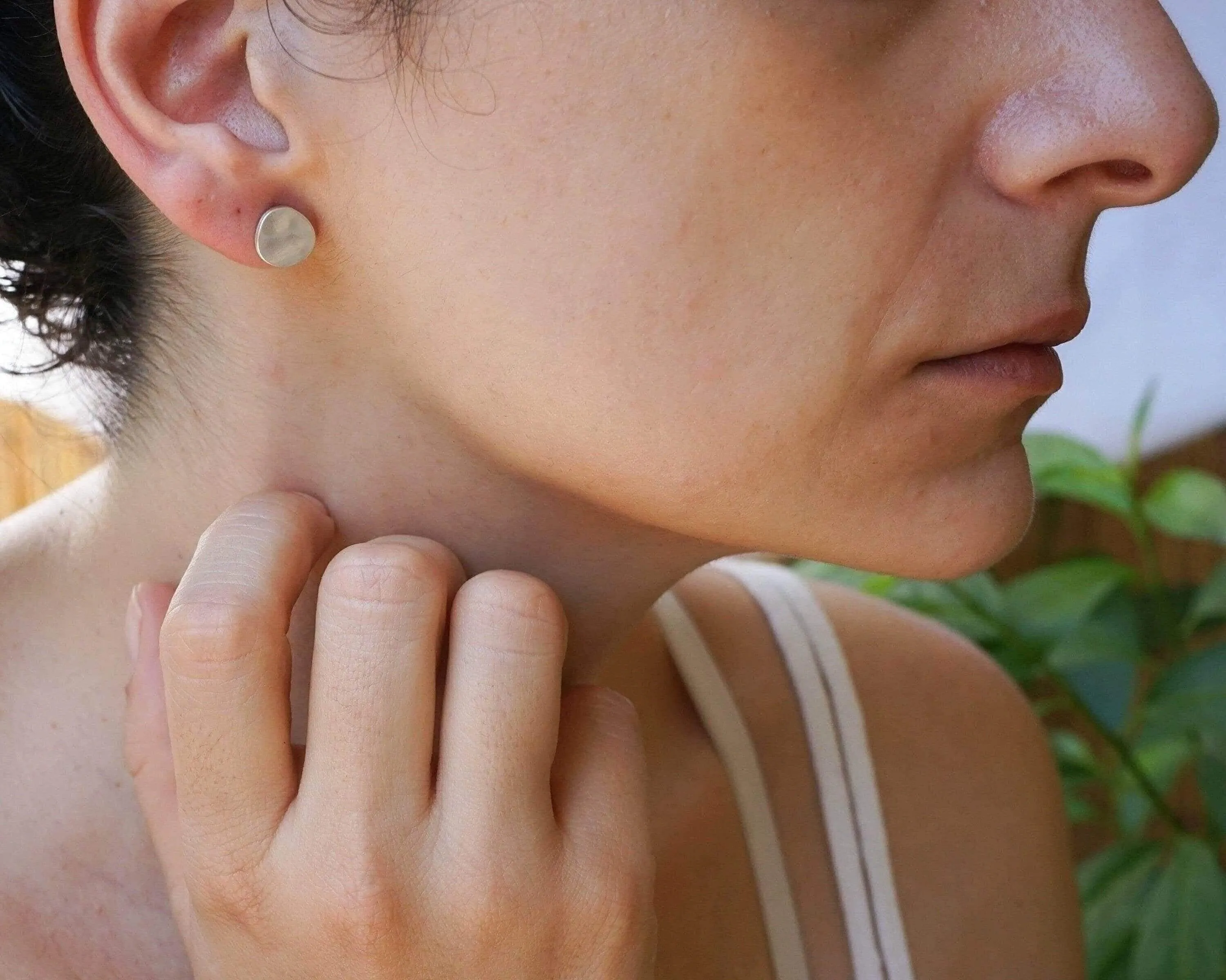 Silver Wavy Hammered Circle Stud Earrings